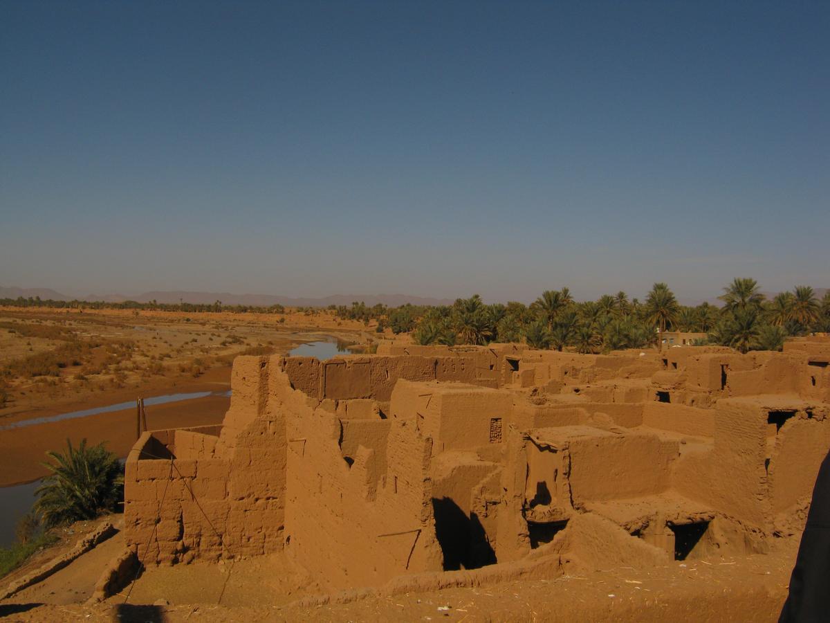 Auberge Toda Kasbah Tinfou Zaouia de Sidi el Mokhtar Ben Ali 外观 照片